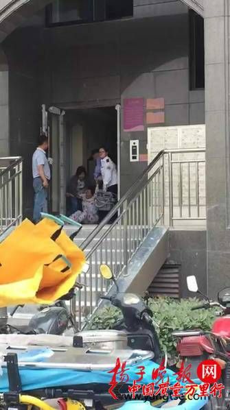男子家中安裝空調(diào) 空調(diào)突然爆炸致其身亡(組圖)