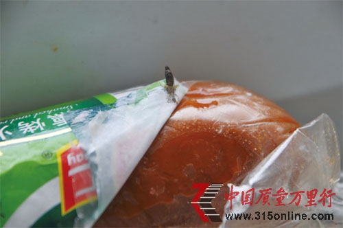 雙匯火腿吃出黑蟲 消費(fèi)者索要“惡心費(fèi)”被指敲詐