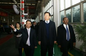 國外駐華使節考察江蘇出口產品生產企業質量安全監控體系
