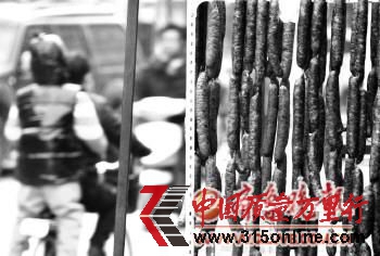 濟(jì)寧城區(qū)的一家肉食店外,鐵架上掛滿了香腸。本報記者 李巖松 攝