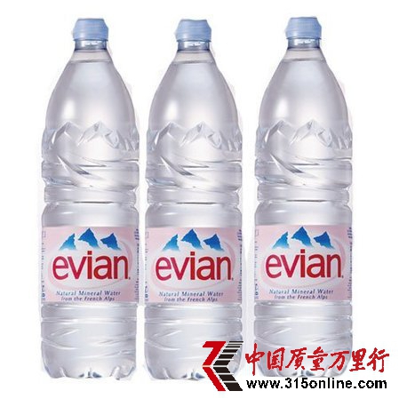 依云礦泉水再曝質量問題 市民稱不如喝白開水